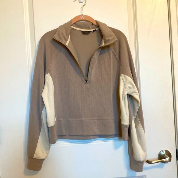 DANSKIN cropped long-sleeved taupe and cream ribbed sweatshirt - Picture 1 of 6